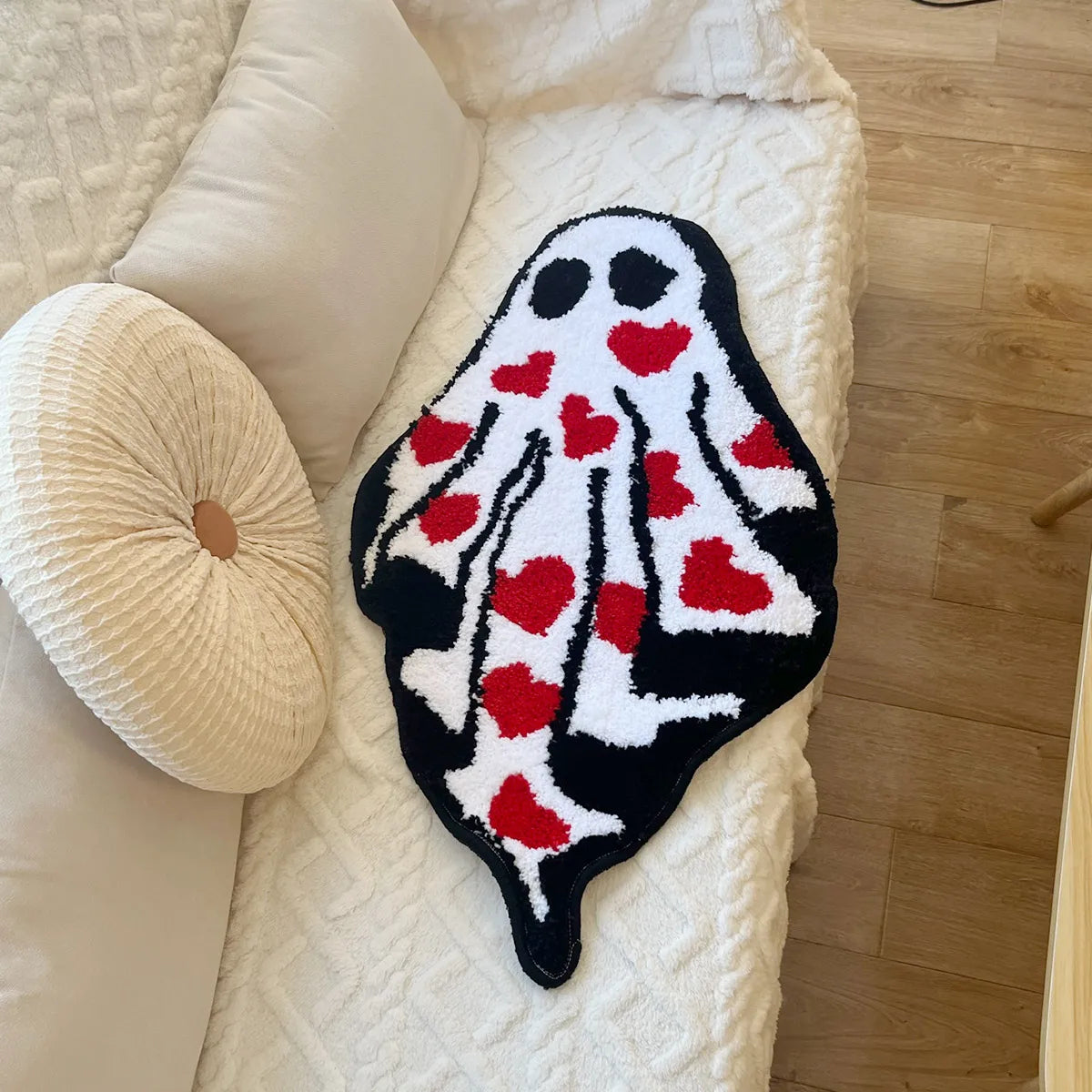 Handmade Tufted Heart Ghost Rug