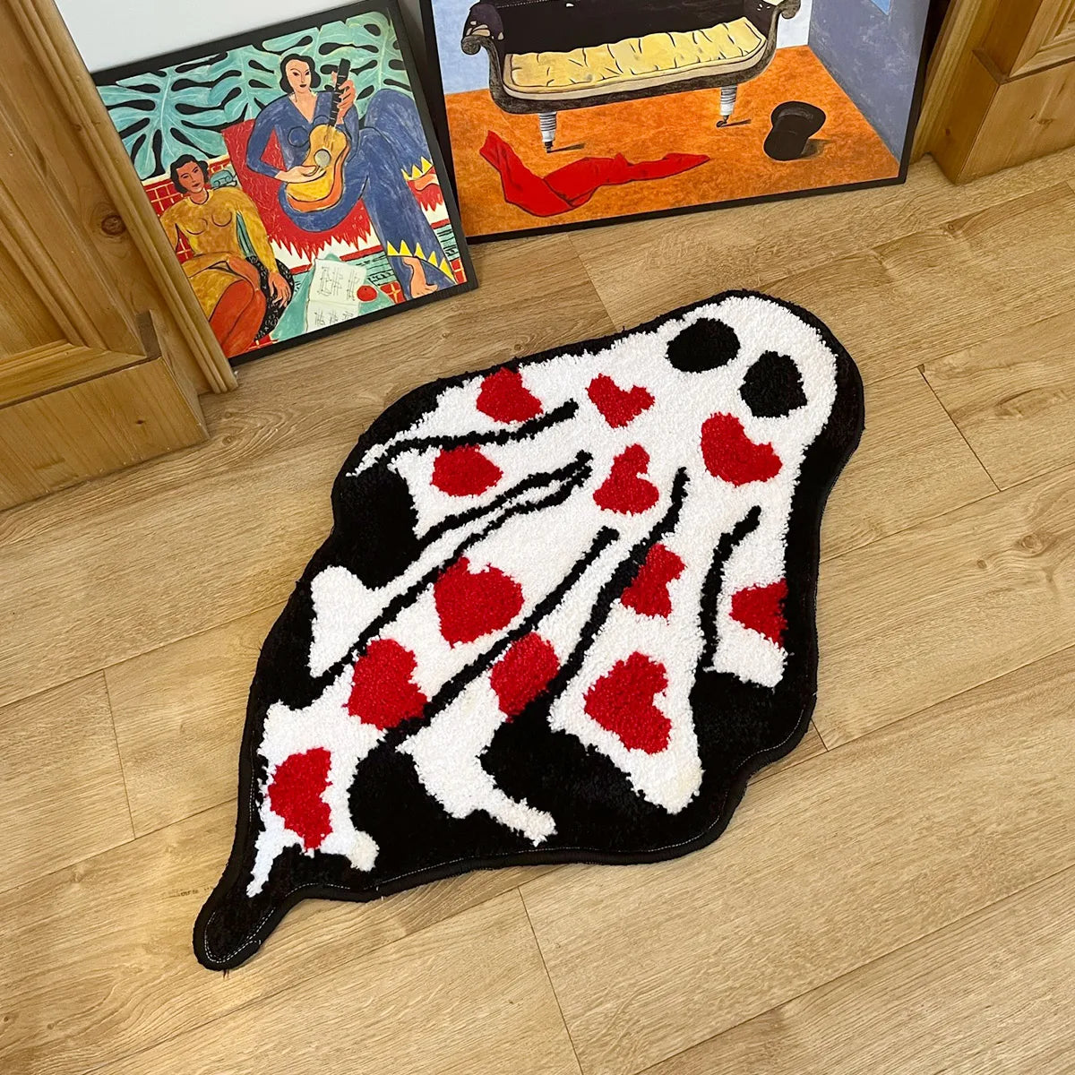 Handmade Tufted Heart Ghost Rug